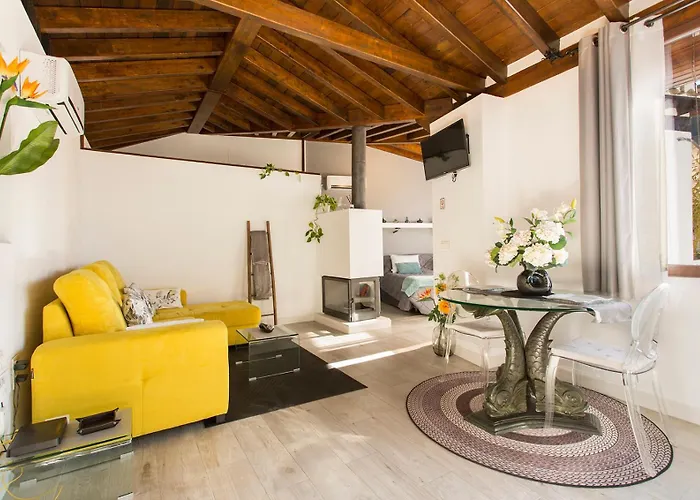 Con Terraza Y Cochera Albaycin Apartamento